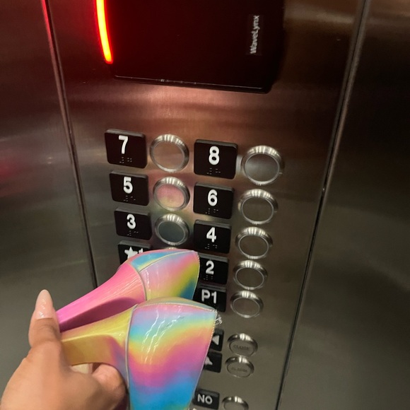 Meet your Posher, Alexis - Picture 5 of 5